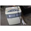 Image 1 : 9,000 BTU AIR CONDITIONER, WITH HOSE
