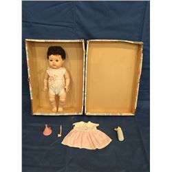 Tiny Tears with box, 2 outfits and Accessories