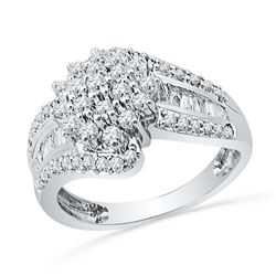 0.96 CTW Diamond Cluster Ring 10KT White Gold - REF-82N4F