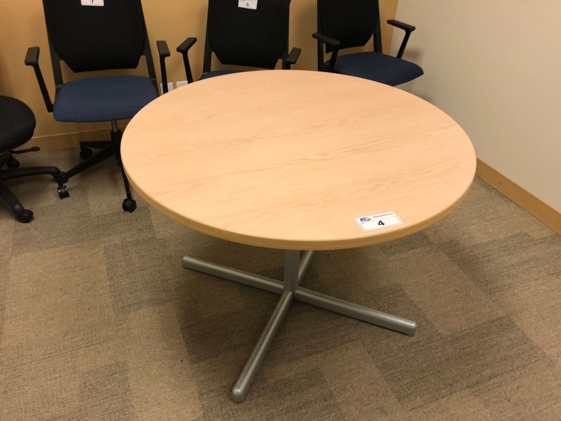 MAPLE 48'' ROUND CONFERENCE TABLE