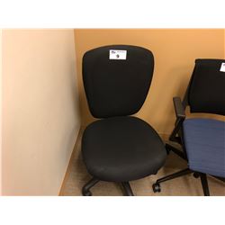 BLACK MID BACK MULTILEVER TASK CHAIR