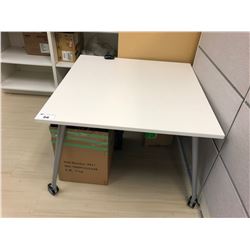 WHITE SQUARE MOBILE WORK TABLE