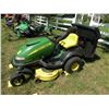 Image 3 : John Deere SST16 w/bagger