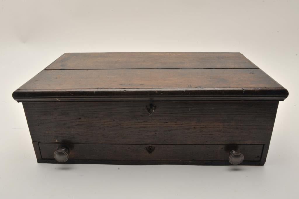 18JB46 CIVIL WAR CHEST LOT