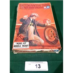 VINTAGE MOTOR RACING TEAM MANAGER MODEL KIT