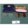 Image 1 : 2 VINTAGE GLASSES IN CASES