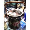 Image 1 : VICTORIAN PORCELAIN BISCUIT BARREL
