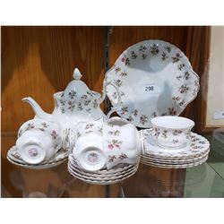 20 PC ROYAL ALBERT "WINSOME" BONE CHINA TEASET