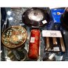 Image 1 : 3 VINTAGE COMPACTS & ONE LIPSTICK HOLDER