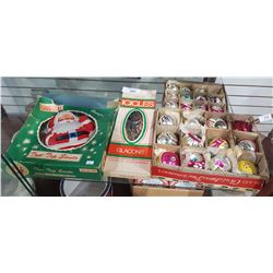 LOT VINTAGE CHRISTMAS DECORATIONS