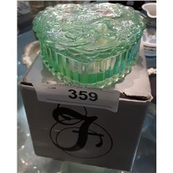 FENTON WILLOW GREEN TRINKET BOX IN ORIGINAL BOX
