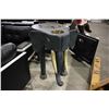Image 2 : BLUE ELEPHANT BAR TABLE WITH ICE BUCKET