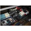 Image 2 : ASSORTED VINTAGE CAMERAS, FLASHES AND MORE
