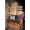 Image 2 : PALLET OF STORAGE LOCKER GOODS