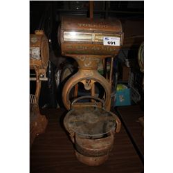 ANTIQUE SCALE