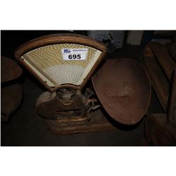 ANTIQUE SCALE