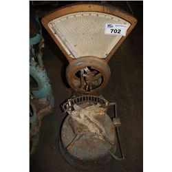 ANTIQUE SCALE