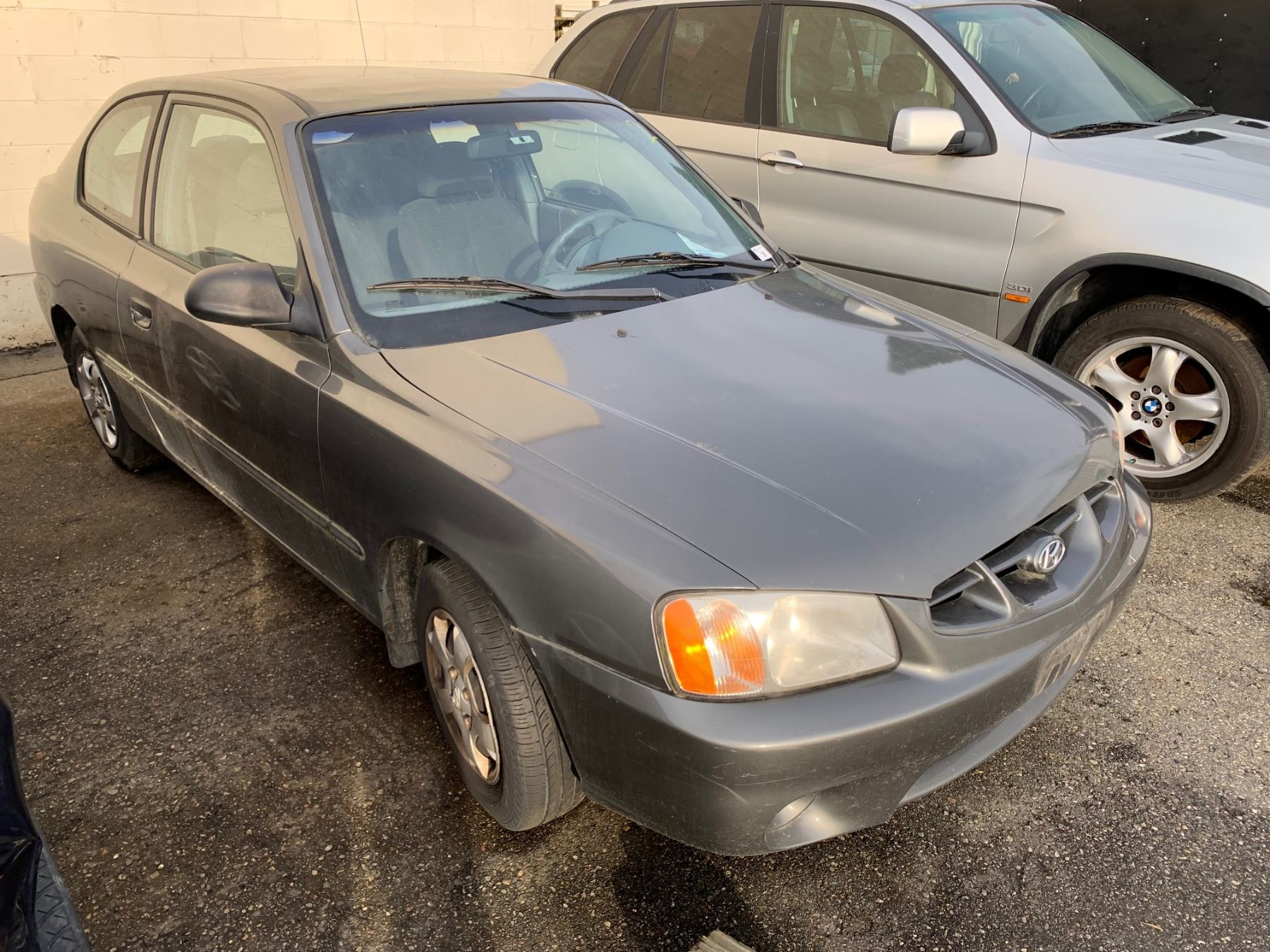 2001 HYUNDAI ACCENT GS 2DR HATCH GREY VIN KMHCG35G01U155170 Able 2001-hyundai-accent-gs-2dr-hatch-grey-vin-kmhcg35g01u155170-able