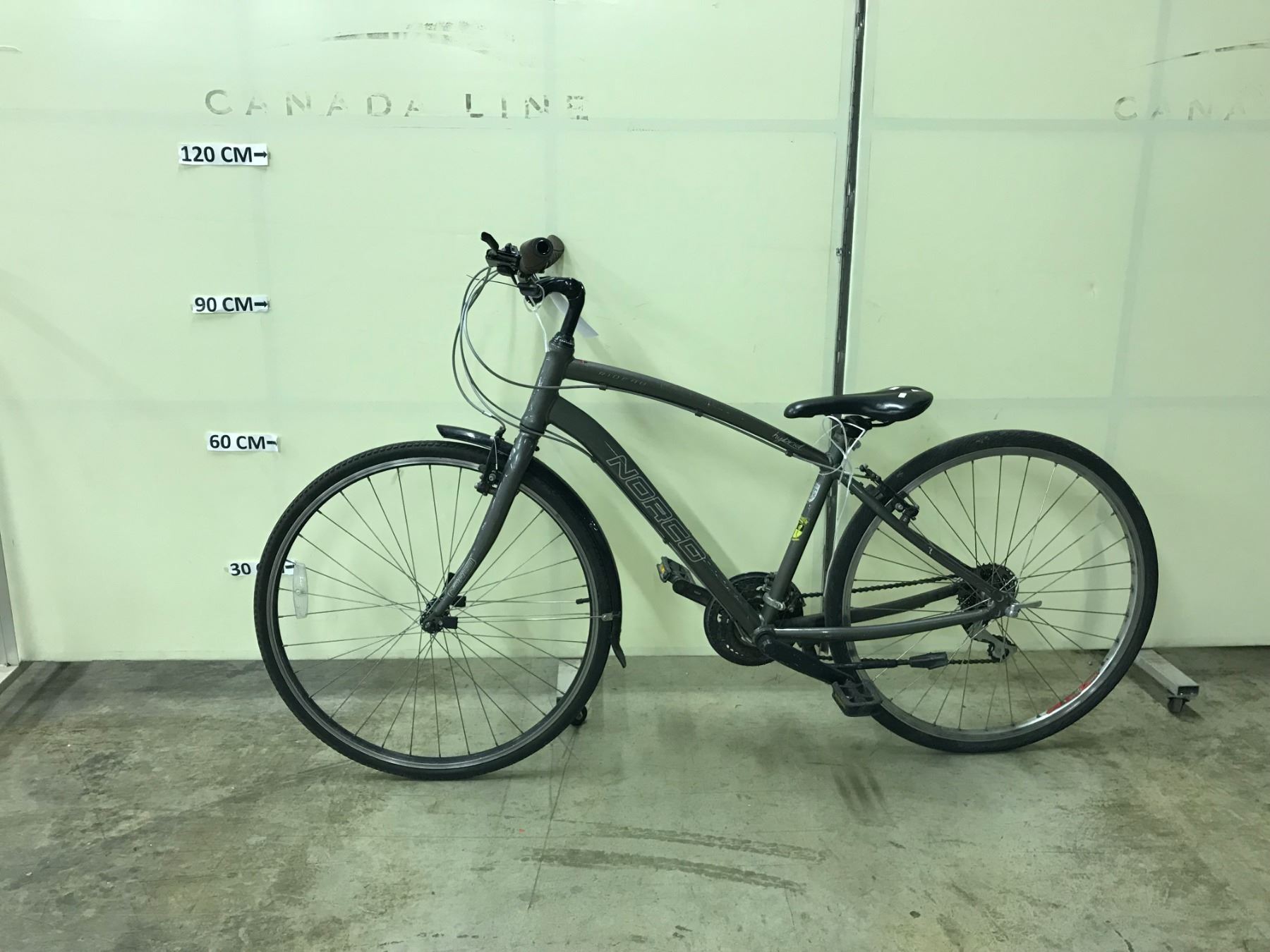 GREY NORCO RIDEAU 24 SPEED HYBRID BIKE