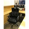 Image 2 : BLACK LEATHER TUFTED HIGH BACK EXECUTIVE CHAIR