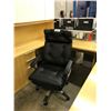 Image 2 : BLACK LEATHER TUFTED HIGH BACK EXECUTIVE CHAIR
