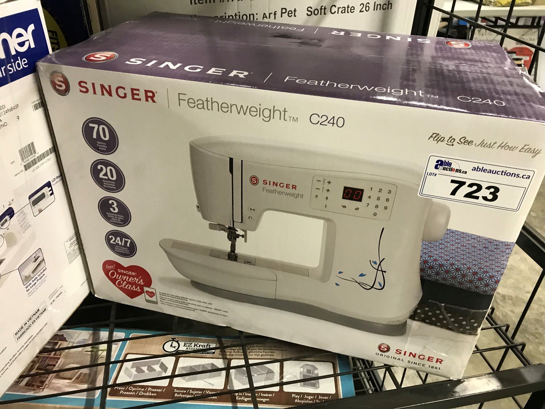 Singer C240 SINGER FEATHERWEIGHT C240 SEWING MACHINE - Able Auctions