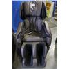Image 2 : BROWN BEST MASSAGE BM -EC77 ZERO GRAVITY FULL BODY MASSAGE CHAIR - COSMETIC TEARS/SCRATCHES
