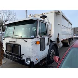 2007 AUTOCAR PACKER, GARBAGE TRUCK, WHITE, VIN # 5VCH25PEX7H204074