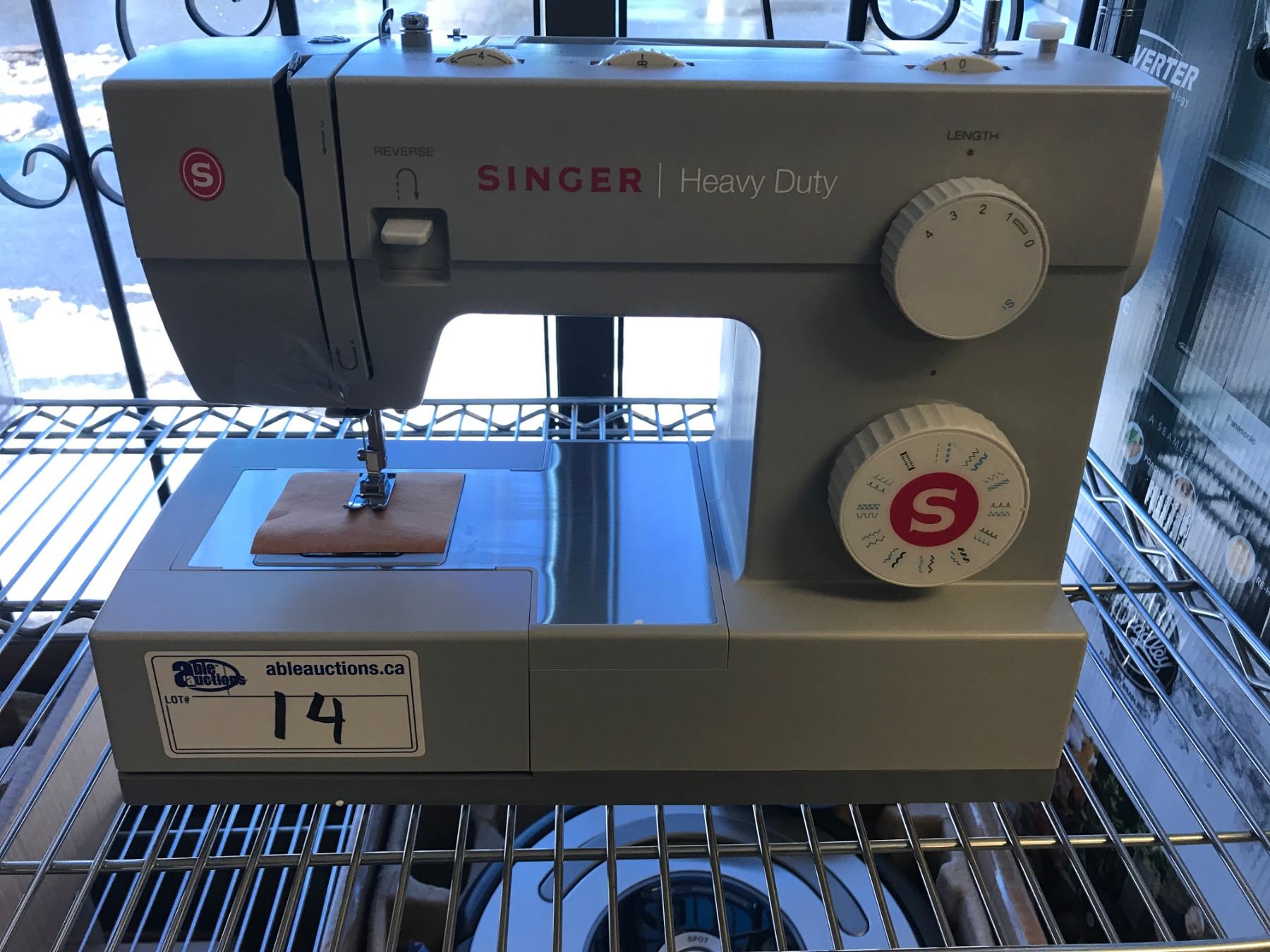 Singer 4423 Heavy Duty Sewing Machine – Mechanical, Free Arm, Buttonhole Stitch – 37 UPC