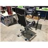 Image 2 : BLACK & CHROME OFFICE CHAIR