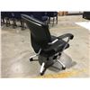Image 2 : MEDIUM BACK TILT SUPRA 100% LEATHER BLACK & GREY OFFICE CHAIR
