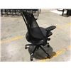Image 2 : HERMAN MILLER SAYL OFFICE CHAIR