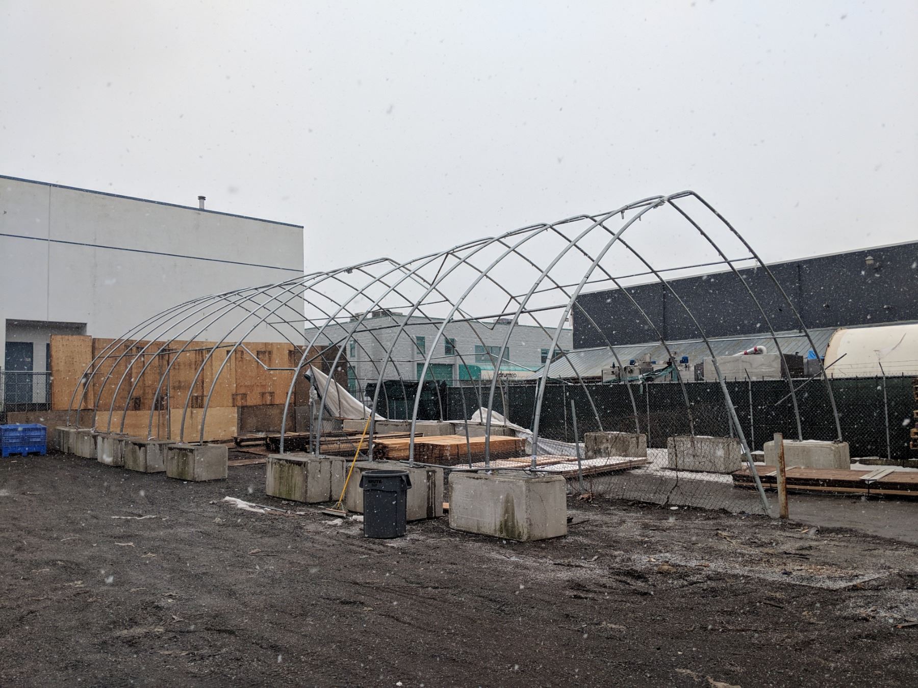 HIGH CEILING STORAGE BUILDING WITH 16 CONCRETE BLOCKS