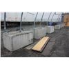 Image 3 : HIGH CEILING STORAGE BUILDING WITH 16 CONCRETE BLOCKS -