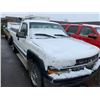 Image 2 : 2002 CHEVROLET SILVERADO 2500, 2DR PU, WHITE, VIN # 1GCGC24U72Z251319
