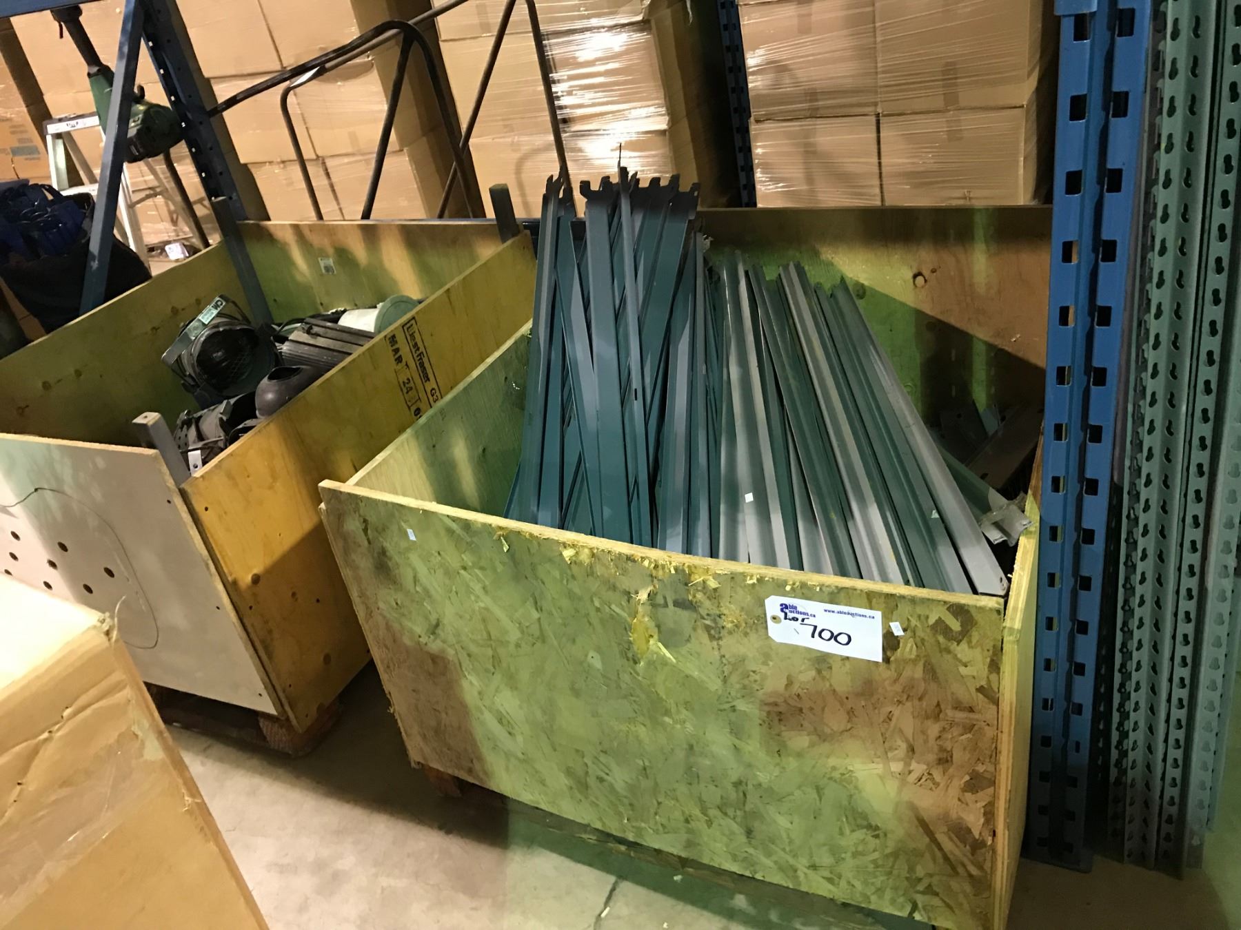 LARGE LOT OF 10' EZ - RECT SHELVING CROSSBARS & GREY RACKING PARTS ...