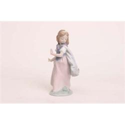 Lladro figure of girl 5036, 8" high