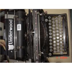 Underwood typewriter very good condition