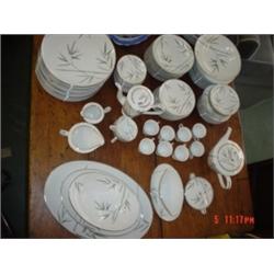 Noritake china dinner service 'Bambina' pattern 5791, ninety five pieces