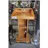 Image 1 : LIGHT WOOD PODIUM