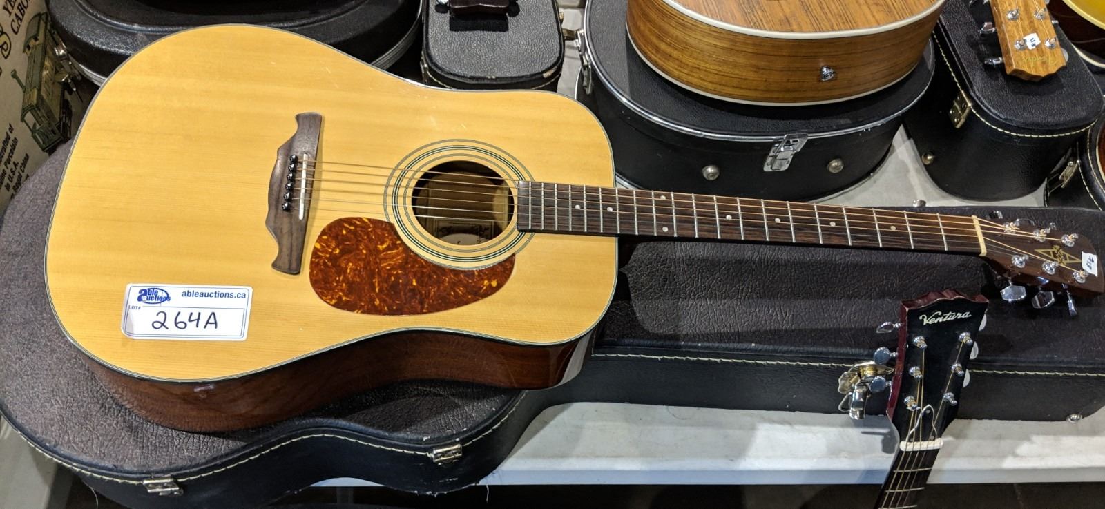 Alvarez Rd8 ALVAREZ ACOUSTIC GUITAR IN HARDSHELL CASE (RD8)