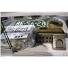 Image 1 : LOT OF VINTAGE CANADIAN LICENSE PLATES AND TWO VINTAGE MOUSE TRAPS