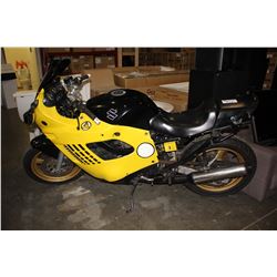 1989 SUZUKI MOTORCYCLE, YELLOW, 82,536KMS, VIN: JS1GN72A6L2100167, NO KEY, NO REGISTRATION, PARTS