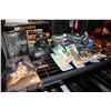 Image 2 : LARGE LOT OF ASSORTED STAR WARS COLLECTABLES
