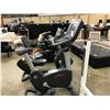 Image 2 : LIFE FITNESS LIFE CYCLE UPRIGHT BIKE