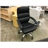 Image 2 : BLACK PLEATED MID BACK LEATHER EXECUTIVE CHAIR