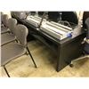 Image 2 : LOT OF 8 BLACK DISPLAY UNITS