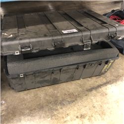 LARGE BLACK TRAVEL CASE