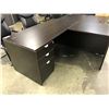 Image 2 : DARKWOOD BOW FRONT 5'X5.5'  L SHAPE CLERICAL DESK