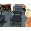 Image 2 : BLACK MESH BACK MOBILE CLIENT CHAIR